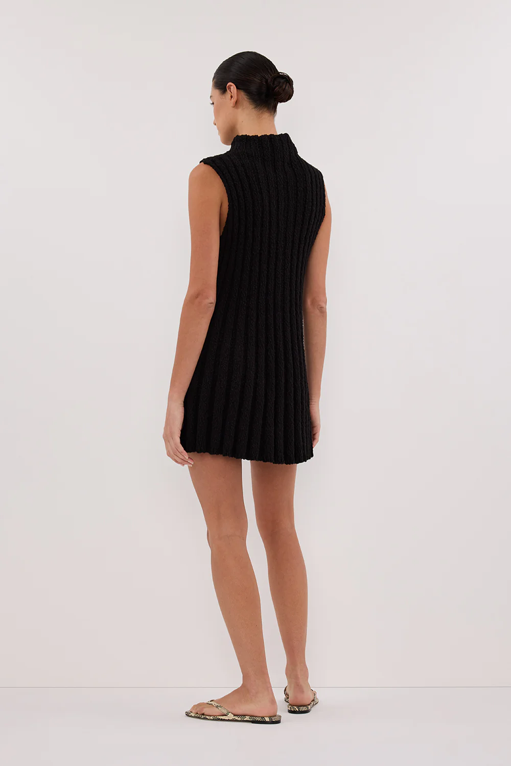 VERO BLACK KNIT MINI DRESS - Image 4